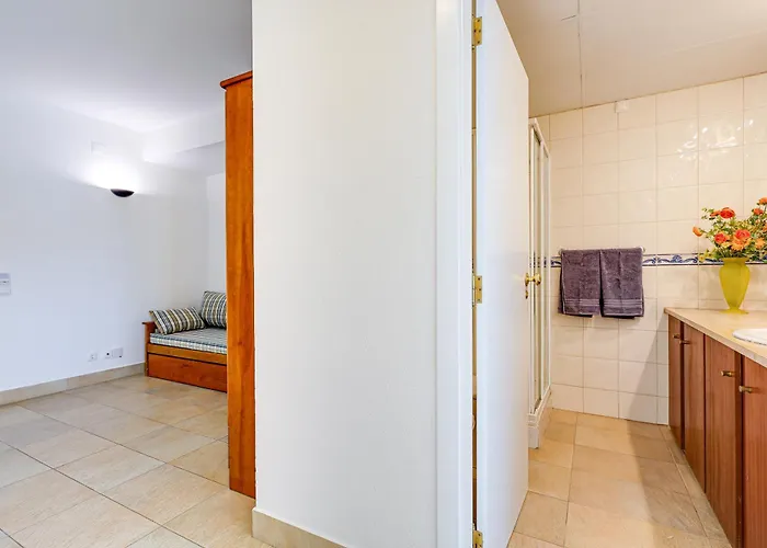 With 2 Bedrooms At Vilamoura Marina شقة