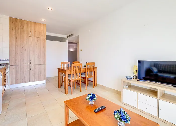 With 2 Bedrooms At Vilamoura Marina Apartment *